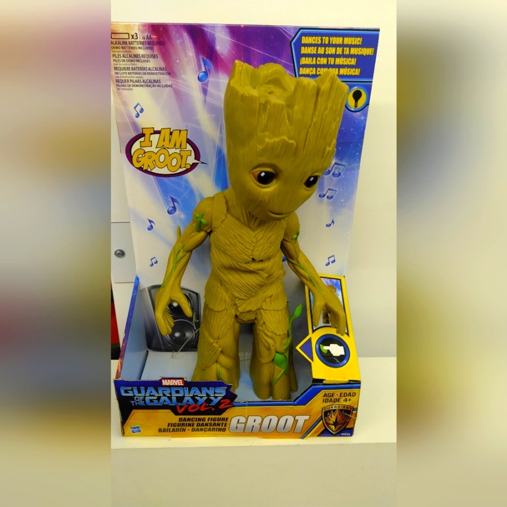 Dancing Groot